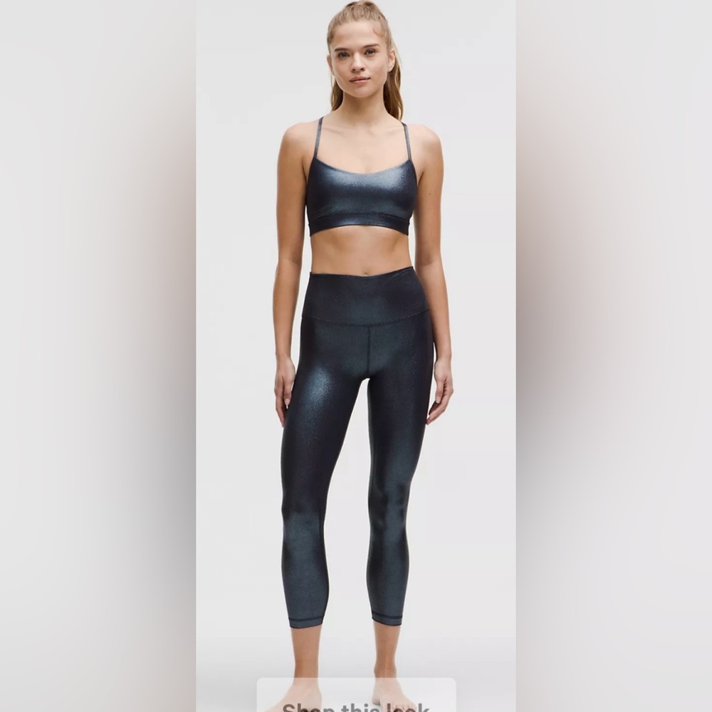 NWT - Flow Y Bra Nulu Light Support, A–C Cups
Ribbed Shine